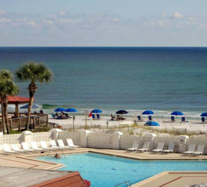 Gulf front pool - you can run back and forth from pool to Gulf all day.