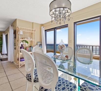 living room/dining room