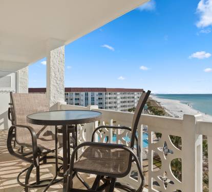 At this angle you will be able to see the sunrise, and beautiful views of the dolphins.