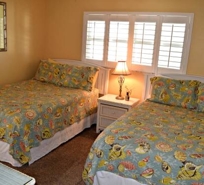 Guest bedroom.