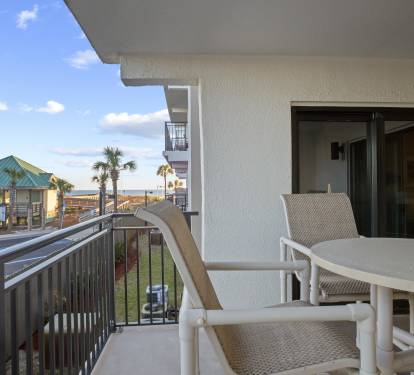 LARGE BEAUTIFUL BALCONY