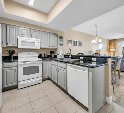 Kitchen with Breakfast Bar