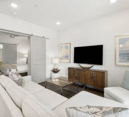 Cozy Living Area with Ample Seating