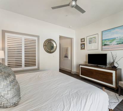 Primary King Suite - Flat-Screen TV & Dedicated Workspace