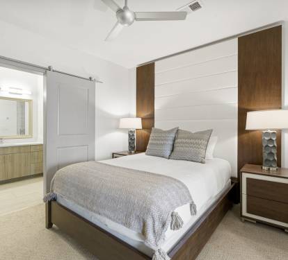 Queen Guest Suite - Access to Private En-Suite
