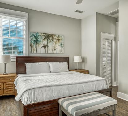 Sleep like a baby in this king-sized bed!