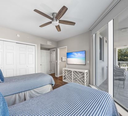 Double Twin Bedroom with Private Bathroom and Balcony Access