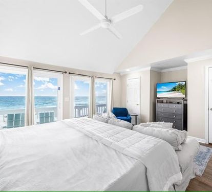 With a view like this, staying in bed might just be the best part of your day!