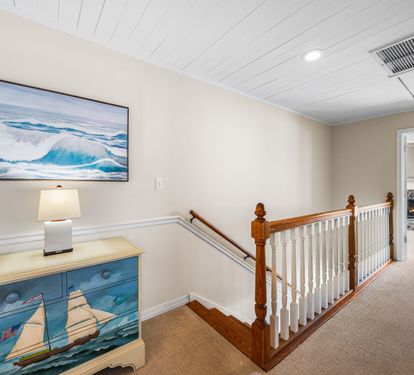 The nautical theme continues in the 2nd floor landing.