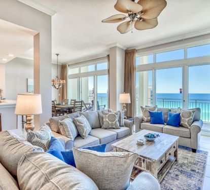 Open Living Room with Pull Out Sofa, Dining Table and Kitchen Bar Seating!!