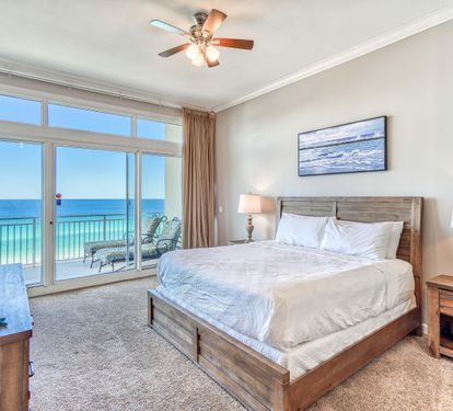 King Master Bedroom with Balcony Access, Private Bathroom