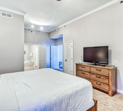 King Master Bedroom with Balcony Access, Private Bathroom
