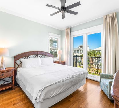 3rd floor king bedroom overlooking Scenic Gulf Drive with dresser & ensuite bathroom.