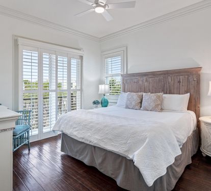 3rd Floor King Bedroom with Private Bathroom