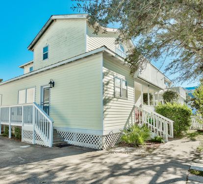 A Wave from it All, Driveway can accommodate up to 4 vehicles