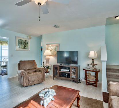 Open Living Room w/ Queen Sleeper Sofa, Flat Screen Television