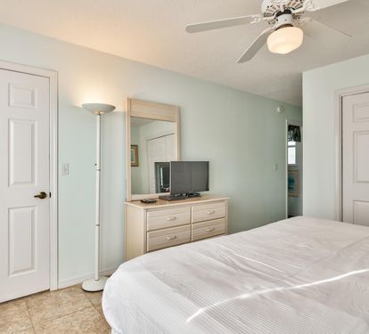 2nd Floor King Bedroom w/ Private Bathroom