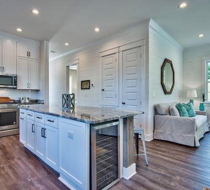 Large Open Kitchen w/ Bar Seating for 5, All Stainless Steel Appliances, Wine Fridge