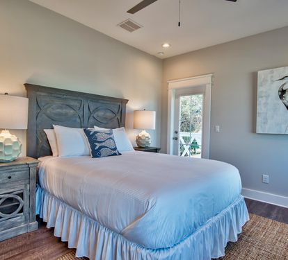 2nd Floor King Bedroom w/ Flat Screen Television, Full Bath Access