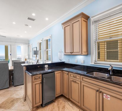 Open Floor Plan to take Advantage of All of the Views!! Dining Table for 6 and Seating at the Breakfast Bar.