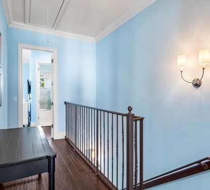 Third floor hallway separating the 2 king bedrooms.