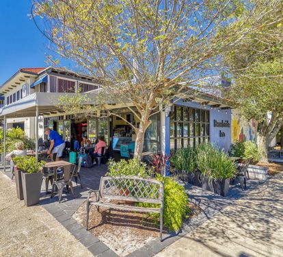 Camille's Cafe, Across From the Hutchinson Street Beach Access, Breakfast, Lunch and Fresh Seafood and Sushi for Dinner!! Just a short Walk from this Home!!