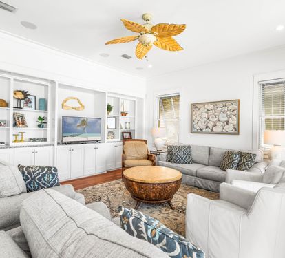 Great room goals on the 2nd floor— oversized space, 50" TV, and endless movie binge-watching possibilities with your besties.