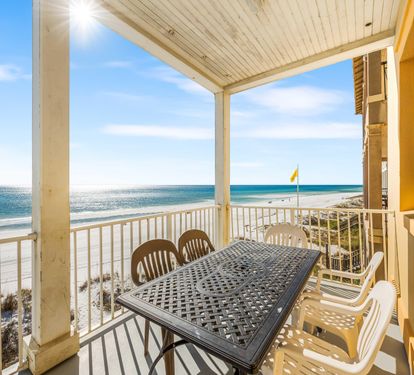 Enjoy meals outdoors on this 2nd floor balcony just off the great room.