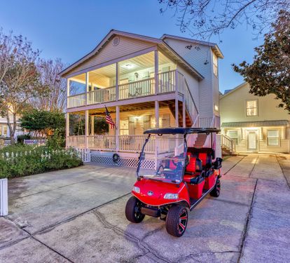 Destin Dreaming- Crystal Beach in Destin, FL- Six seater electric golf cart is included with your stay year-round.