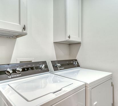 Full Size Washer and Dryer with Plenty of Laundry Supplies!!