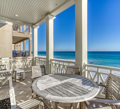 Large 2nd Floor Balcony overlooking the Gulf of Mexico!