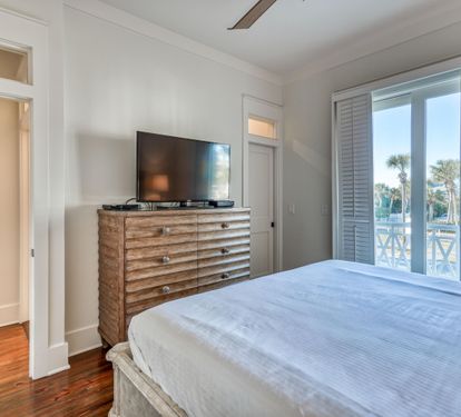 2nd Floor King Bedroom