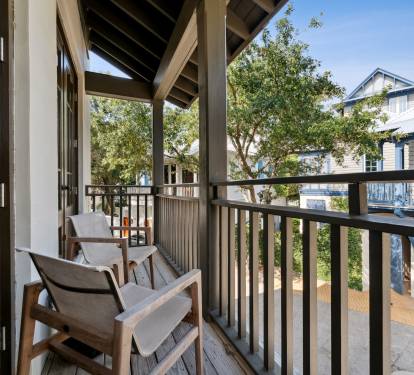 Book Your Next 30A Escape at 'Pappas Carriage' Today!