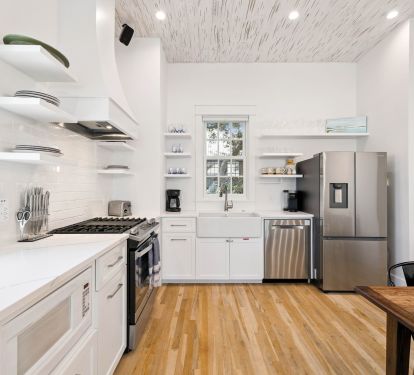 Chef's Kitchen - Equipped with Stainless Steel Appliances