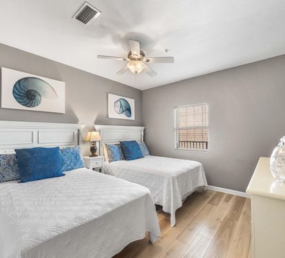 Double Full Bedroom with Full Bath Access Door