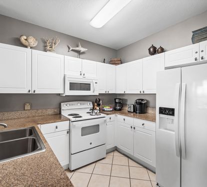 Fully Stocked Kitchen