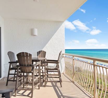 Gulf-Front Balcony with Ample Seating