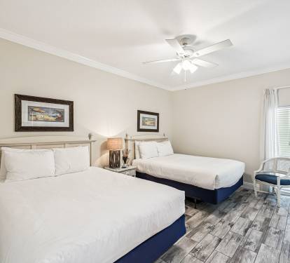 Queen Guest Suite - 2 Queen Beds + Flat-Screen TV