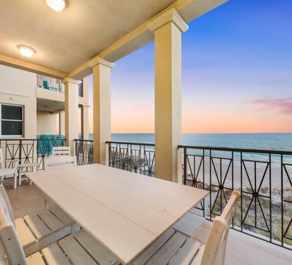 Outdoor Dining with Gulf Views!