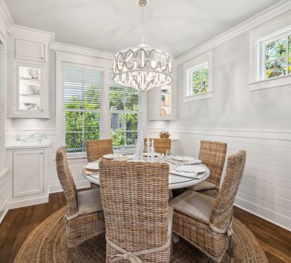 Dining Area - Seating for 6!