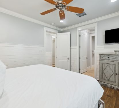 Primary King Suite - Flat-Screen TV & Private En-Suite