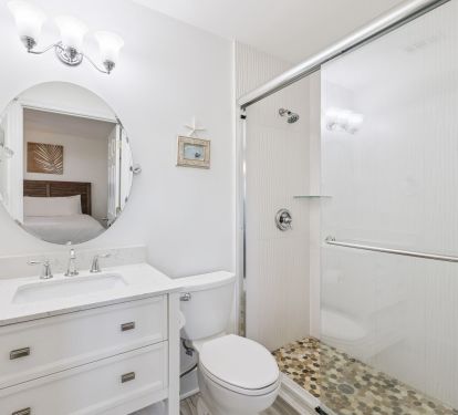 Queen Guest En-Suite - Single Vanity & Walk-In Shower
