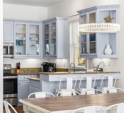 An Additional 3 Bar Stools so Seating 13 for Dining in this Space.