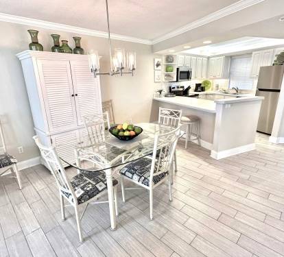 Dining room seating for 4