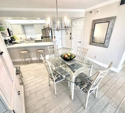 Dining room seating for 4