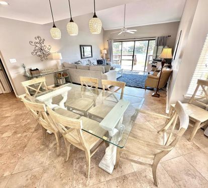 Dining area for 6
