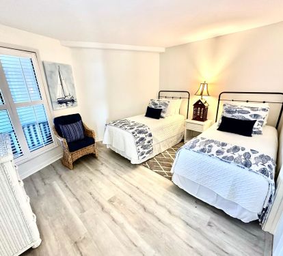 Guest Bedroom - Twins