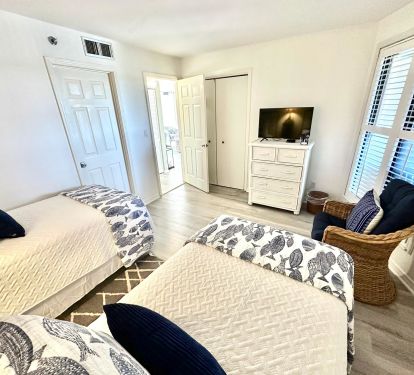Guest Bedroom - Twins