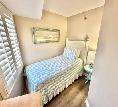 Small twin bedroom