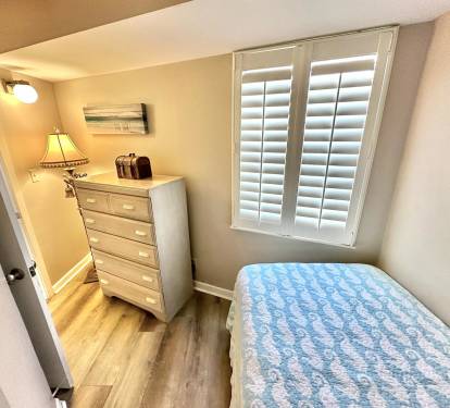 Small twin bedroom